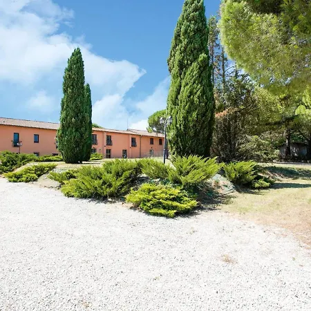 Delux In Castiglione Del With Pool Кастильоне-дель-Лаго