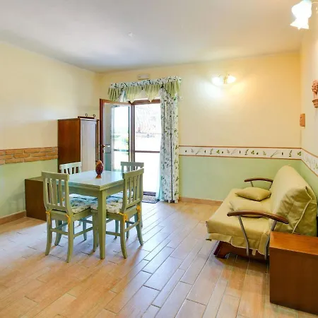 Delux In Castiglione Del With Pool Кастильоне-дель-Лаго
