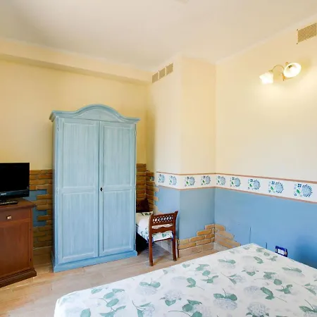 Delux In Castiglione Del With Pool Кастильоне-дель-Лаго